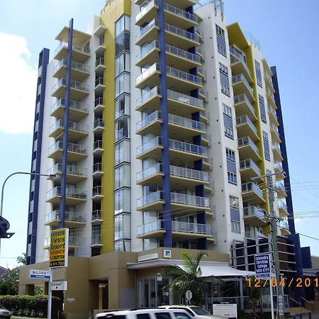 Pumicestone Blue Hotel Калундра Екстериор снимка