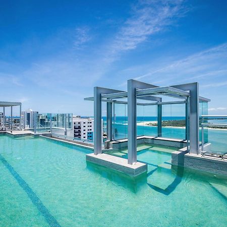 Pumicestone Blue Hotel Калундра Екстериор снимка
