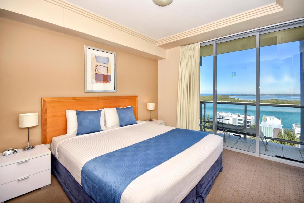Pumicestone Blue Hotel Калундра Екстериор снимка